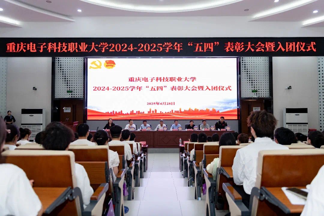 1F553